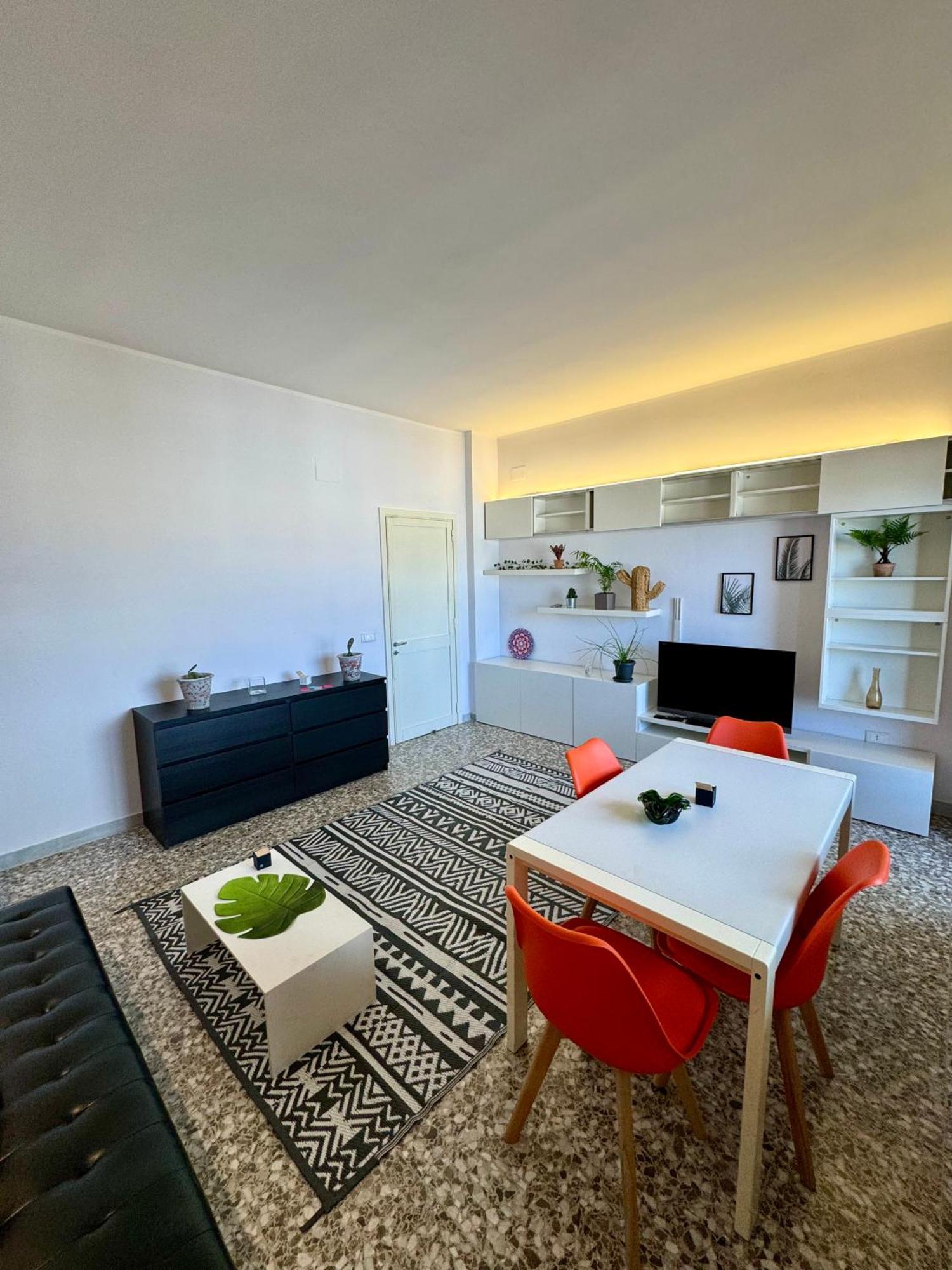 4 Balconi House- Appartamento Moderno A Lecce Extérieur photo