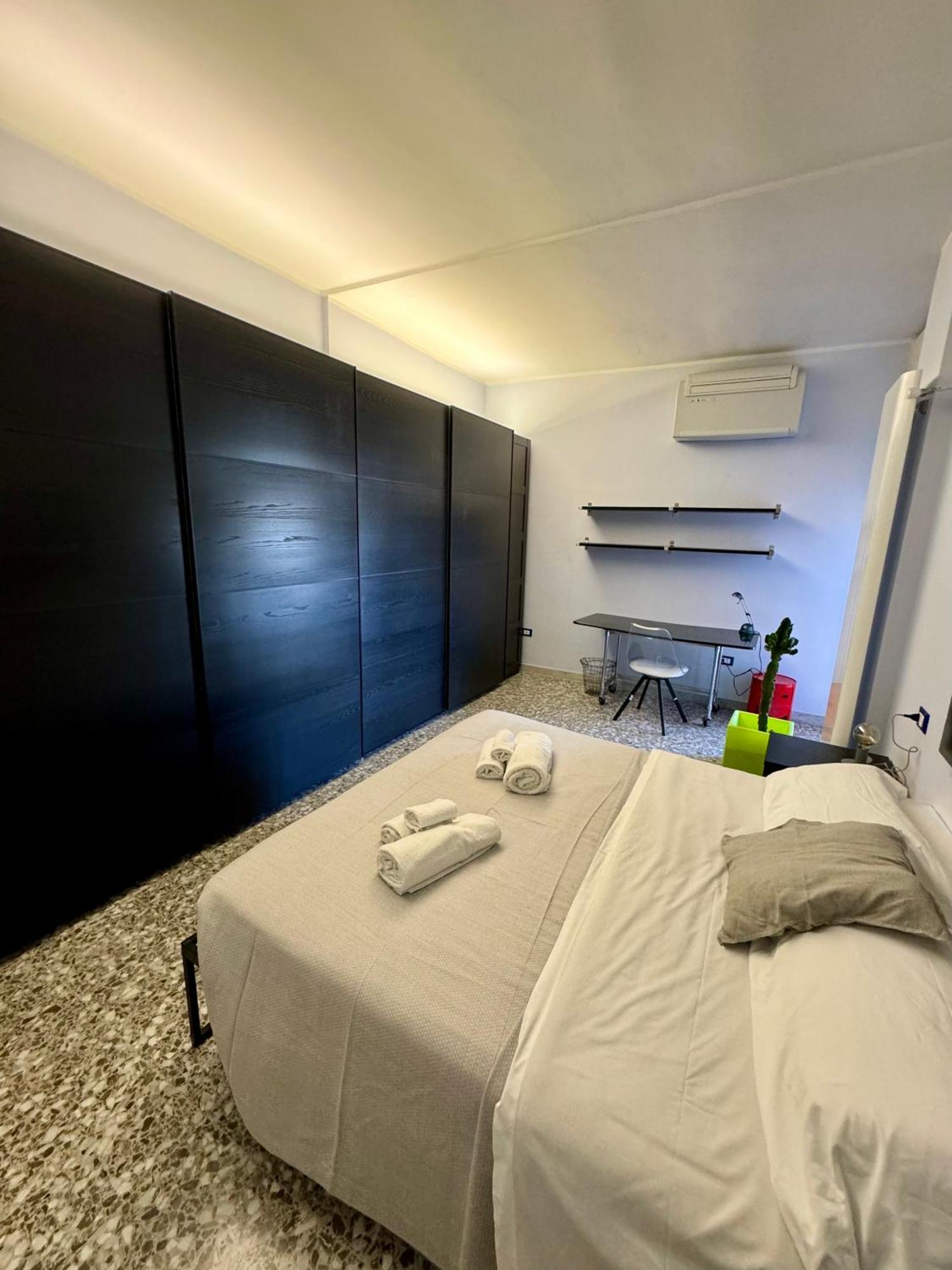 4 Balconi House- Appartamento Moderno A Lecce Extérieur photo