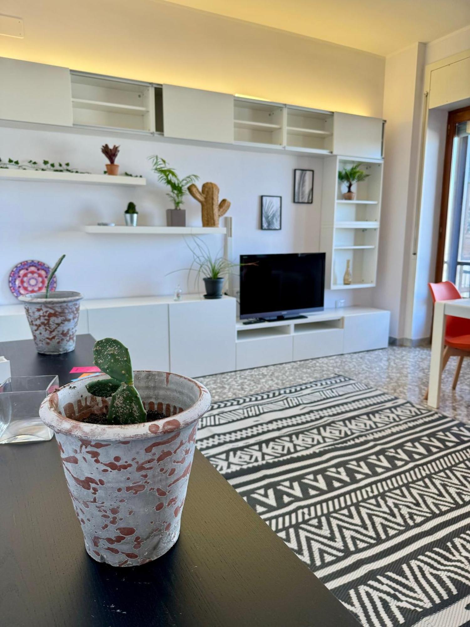 4 Balconi House- Appartamento Moderno A Lecce Extérieur photo