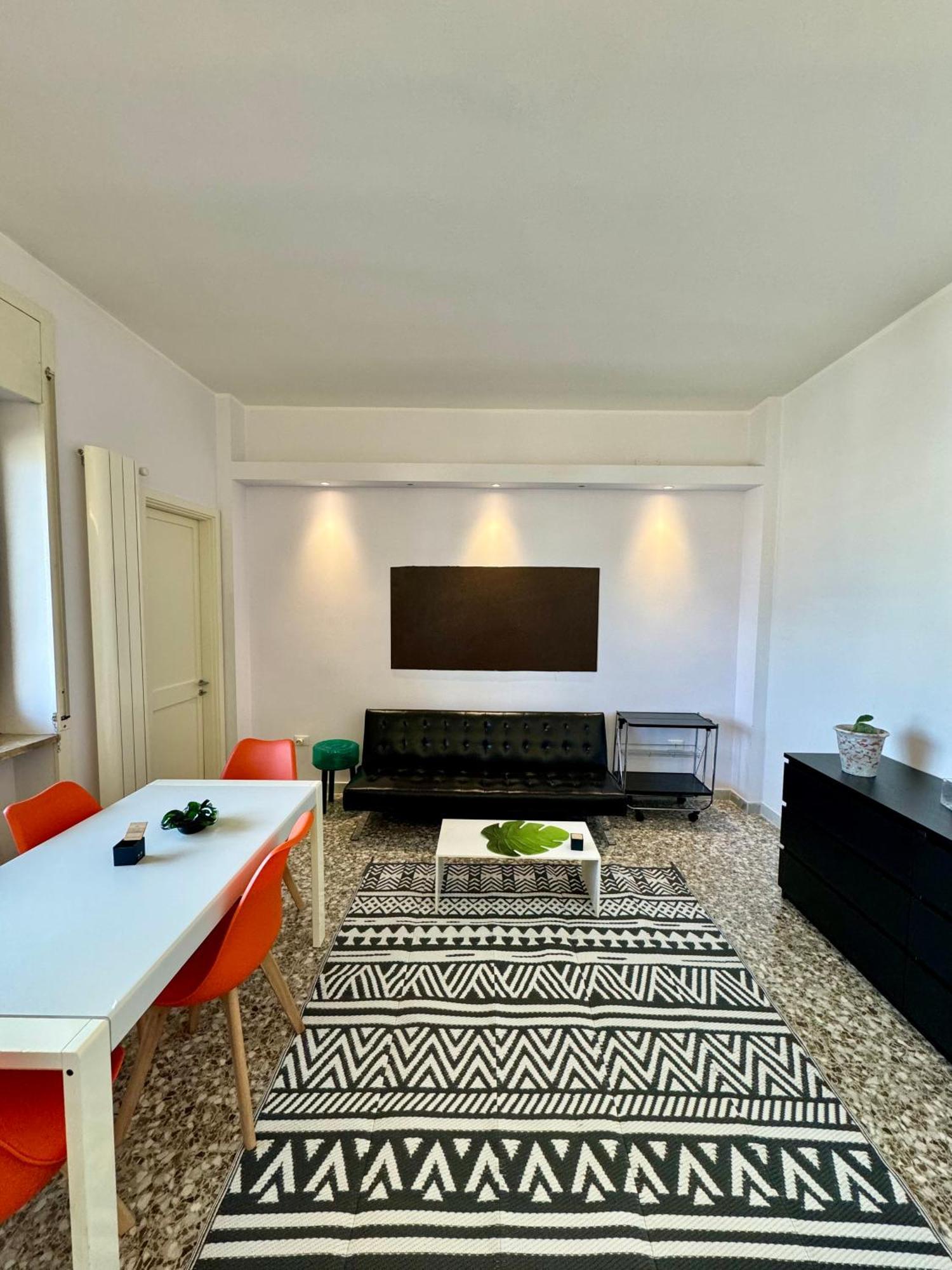 4 Balconi House- Appartamento Moderno A Lecce Extérieur photo